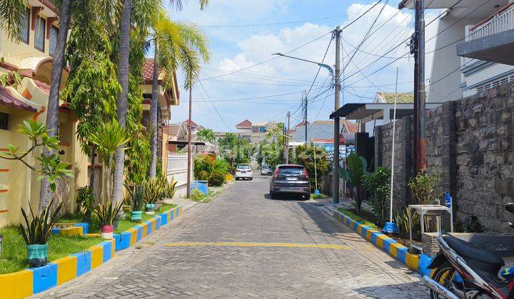 Nego Sampai Deal Rumah Hook Rungkut Mapan Tengah Semi Furnished Kondisi Bagus Terawat Siap Huni, Dengan Lantai Granit Dan Kusen Kayu Jati. Hadap Selatan, Utara. Row 2 Mobil Los. Dekat Masjid, Upn, Merr, Tol, Bandara Juanda 2