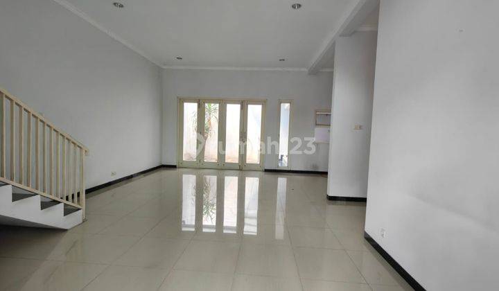 Rumah Modern Kebonsari 2 Lantai Bagus Terawat Siap Huni. Hadao Barat. Row Jalan 2,5 Mobil. Dekat Masjid Al Akbar, Tol, A. Yani 2