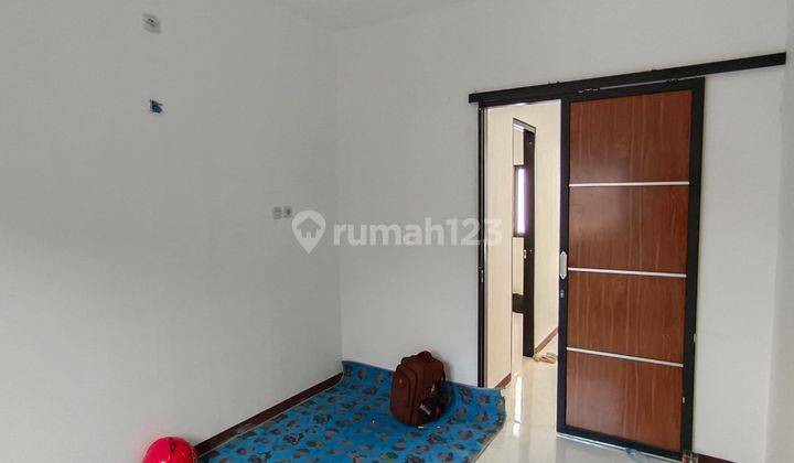 Sisa 2 Rumah Murah SHM Cuma 300 Jt di Perumahan Semolowaru. Ukuran 3x7. Row 1 Mobil Aman. Hadap Barat. Dekat Merr, Untag, Unitomo, Tol 2