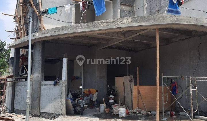 Rumah Tenggilis Baru Gress Modern Minimalis 2 Lantai Row 3 Mobil. Hadap Utara. Dekat Kampus Ubaya, A. Yani 2