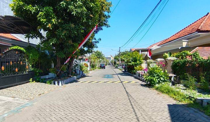 Rumah Medokan Asri Terawat Bagus Siap Huni. Hadap Utara. Row Jalan 3 Mobil. Dekat Upn, Uinsa, Merr, Oerr, Rs. Surabaya Timur, Tol, Bandara Juanda 2