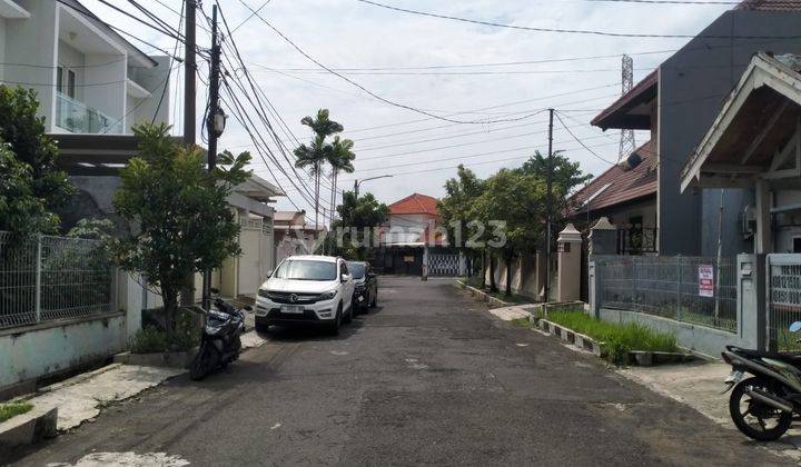 RUMAH NGINDEN INTAN BAGUS TERAWAT SIAP HUNI LOKASI STRATEGIS DEKAT MERR dan RUMAH SAKIT. ROW JALAN 2,5 MOBIL. HADAP SELATAN. Dekat Kampus, Tol, Bandara 2