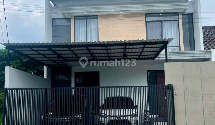 Rumah Modern Full Furnished Tenggilis Mejoyo Rungkut 2 Lantai. Hadap Selatan. Row Jalan 2,5 Mobil. Dekat Raya Prapen, Jemursari, A. Yani 1