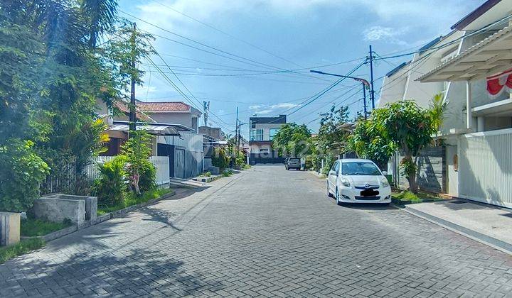 Rumah Manyar Tirtomoyo Habis Renovasi Bagus Terawat Siap Huni Row 3 Mobil. Hadap Selatan. Dekat Sekolah Petra 2