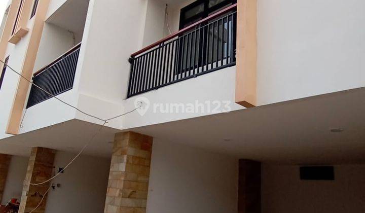 Buruaaan  rumah town house di tebet, turun  harga  di  pusat kota jakart 2