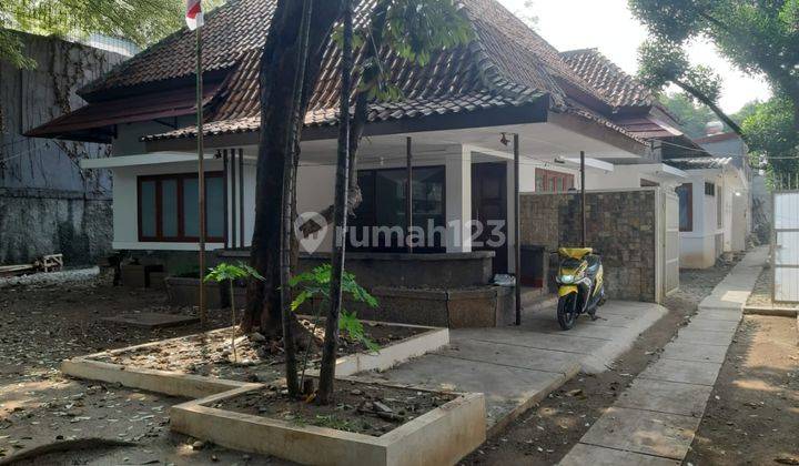 rumah tua terawat harga bagus  di menteng jakarta pusat 1