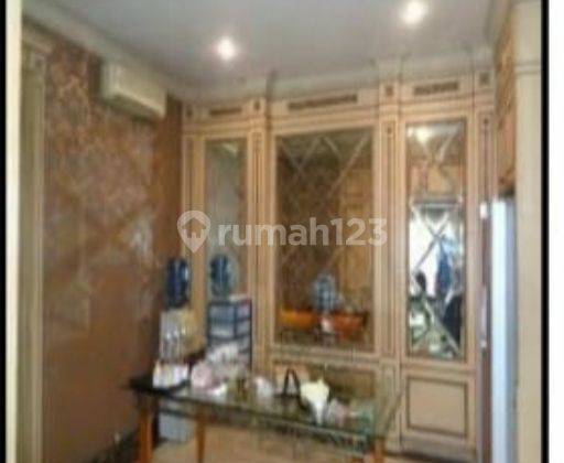 Rumah terawat  murah  di menteng 2