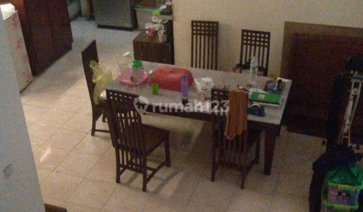 Rumah ukuran  kecil di menteng, dekat  dengan akses umum  seperti  MRT,Bus Way, Kereta api 2