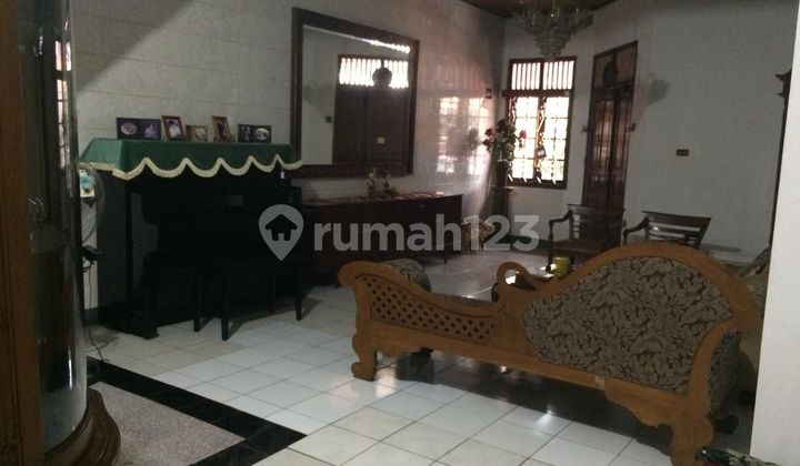 Dijual Rumah Lama Terawat, di Menteng Karang Setiabudi