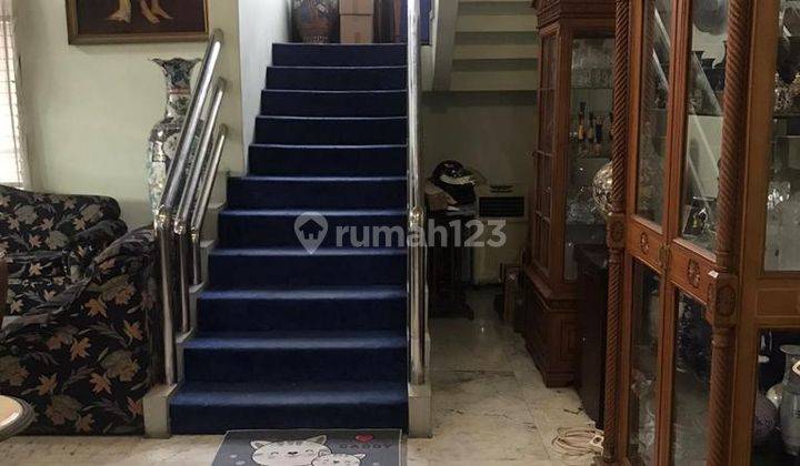 Dijual rumah bagus di Jl. Slamet Riyadi jakarta timur nempel  dengan matraman raya 2