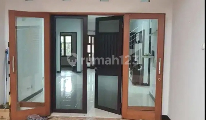 Rumah Sewa Siap Huni Dg 5 Kamar Tidur Bagus Dekat Bandara Juanda Bagus 2