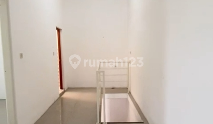 Rumah 2 Lantai Baru SHM di Rungkut Medayu Surabaya  12