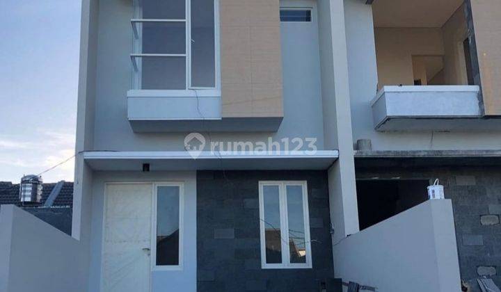 Rumah baru 2 lantai dekat UPN 3 Kamar Tidur 3 Kamar Mandi kompleks perumahan Royal Paka Surabaya SHM  1