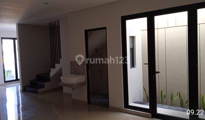 Rumah baru bagus 2 lantai Clover Ville Rungkut Surabaya  2