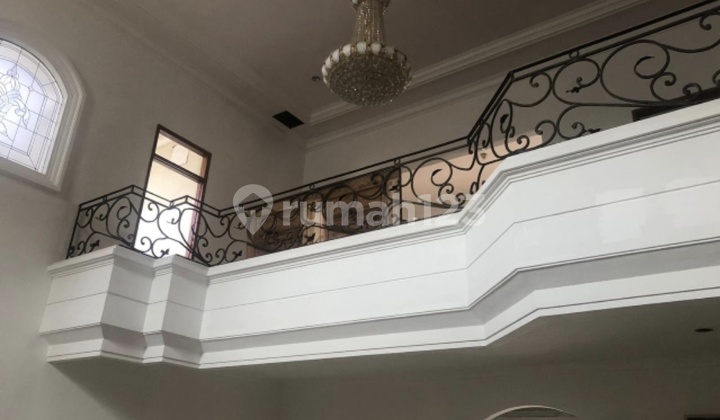 Rumah Mewah 2 Lantai Di Ketintang Baru Dekat Royal Plaza Dan Unesa 2