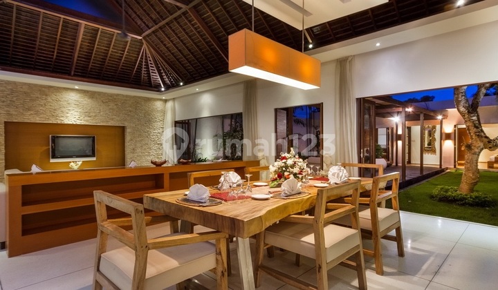 Villa Seminak Batu Beliq 300 meter ke pantai (AMJSEM90)  2