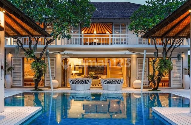 Luxury Villa Seminyak Dekat Pantai (AMJSEM524) 1