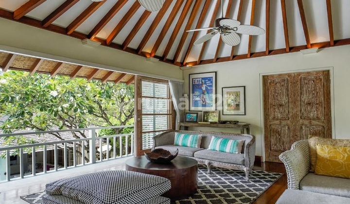 Luxury Villa Seminyak Dekat Pantai (AMJSEM524) 2