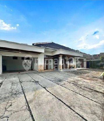 Rumah Klasik, Bagus, Terawat, 1 Lantai, 4 Kamar, Cocok utk Hunian Keluarga dekat MRT H Nawi 1