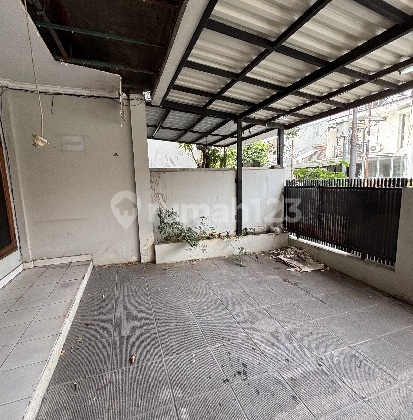 Harga Miring, Rumah Lama, Perlu Renov, 4 Kamar, Dekat Pondok Indah Mall, Cocok untuk Hunian Keluarga 2