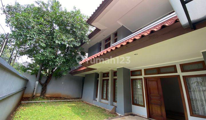 Mewah, Bersih, Terawat, 5 Kamar, Cocok Untuk Expat di Simprug, Dekat Senayan City 1