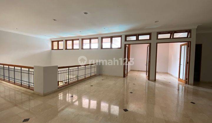 Mewah, Bersih, Terawat, 5 Kamar, Cocok Untuk Expat di Simprug, Dekat Senayan City 10