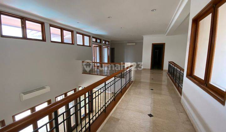 Mewah, Bersih, Terawat, 5 Kamar, Cocok Untuk Expat di Simprug, Dekat Senayan City 11