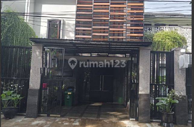 Mewah, Bagus, Semi Furnished, 2 Kamar, Dekat Taman Barito, Jaksel 1