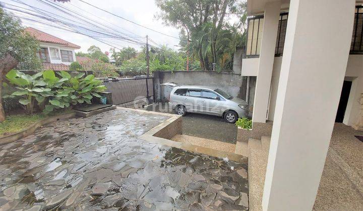 Bagus, Bersih, Terawat, 4 Kamar, Pool, Semi Furnished di Kemang Selatan 2