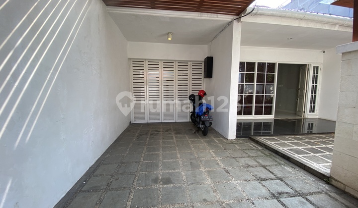 Rumah Bagus, Bersih, Terawat, 1,5 Lantai, 3 Kamar, Semi Furnished di Radio Dalam, Cocok utk Hunian Keluarga Atau Silent Office 2