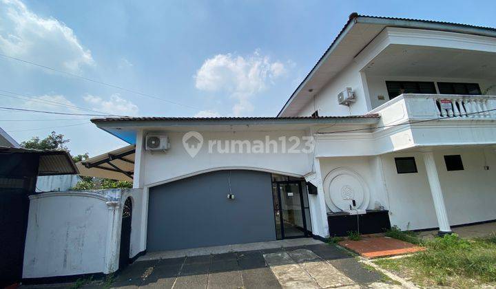 Rumah 2 Lantai, Cocok Untuk Kantor, Parkir Luas, Lokasi di Cipete 2