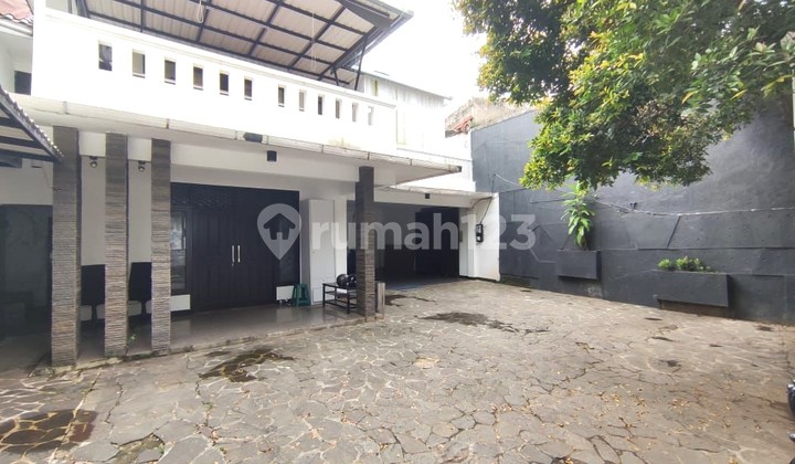 Rumah Sewa, Besar, 2 Lantai, Cocok Utk Kantor, Studio, dengan Pool di Kemang Rumah Sewa, Besar, 2 Lantai, Cocok Utk Kantor, Studio, dengan Pool di Kemang