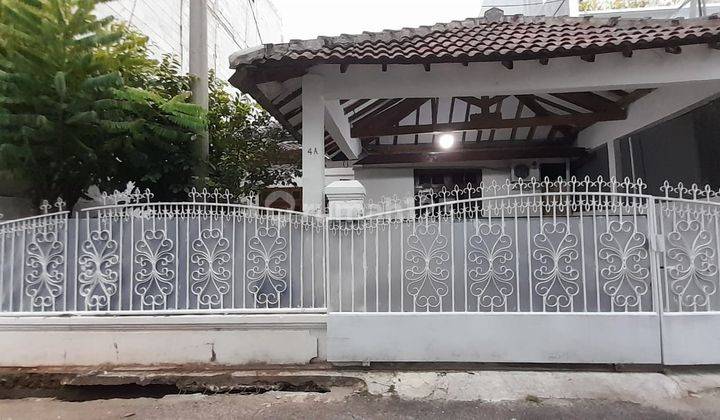 Hitung Tanah, Jual Cepat, Rumah Lama 242 M2, Dekat Sta Mrt H Nawi, Cocok Utk Kos2an  1