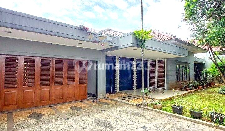 Mewah, Nyaman, Rumah Bagus, Bersih, Terawat, 4 Kamar, 1 Lantai di Pondok Indah