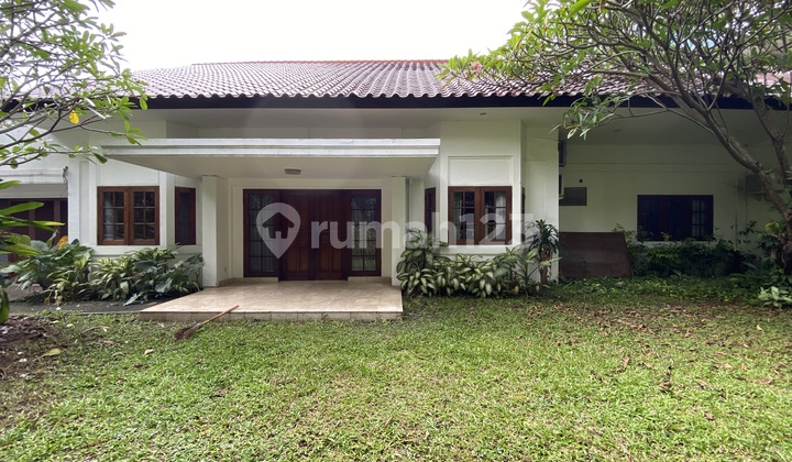 Nice, Clean, Well-Maintained, 1-Story House, Premium Location, Near Melawai Plaza, Suitable for Family Living