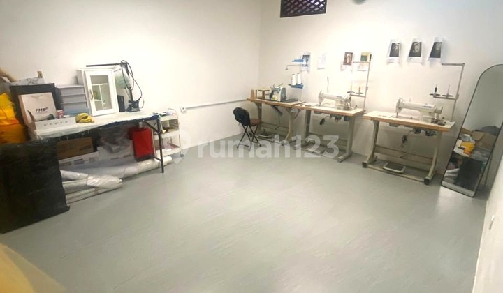 Rumah Sewa, Besar, 2 Lantai, Cocok Utk Kantor, Studio, dengan Pool di Kemang 2