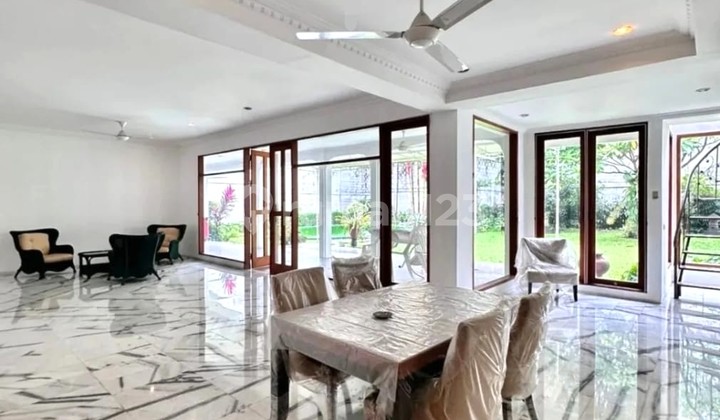 Beautiful Luxury House, Well Maintained, Clean, 7 Rooms, Suitable for Expats, Location near Hero Kemang