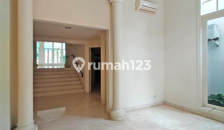 Classic Model House, Good, Clean, Well-Maintained, 6 Bedrooms, Suitable for Expats, Near Hero Kemang Classic Model House, Good, Clean, Well-Maintained, 6 Bedrooms, Suitable for Expats, Near Hero Kemang