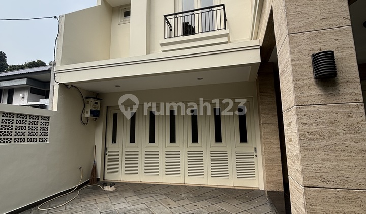 BEAUTIFUL HOME, 2 STORY, 4 BEDROOMS, SWIMMING POOL, NEAR SCHOOL, IDEAL FOR EXPATS, LOCATED IN PONDOK INDAH 2
