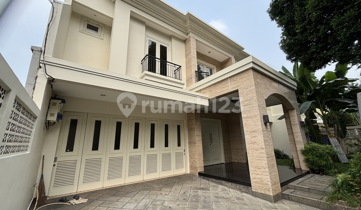 BEAUTIFUL HOME, 2 STORY, 4 BEDROOMS, SWIMMING POOL, NEAR SCHOOL, IDEAL FOR EXPATS, LOCATED IN PONDOK INDAH