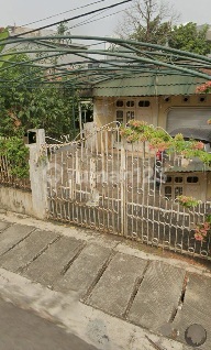 Jual di Bawah NJOP, Rumah Tua, Cocok untuk Bangun Kost2an, Rumah Baru, Lokasi di Benhil Dkt Perkantoran