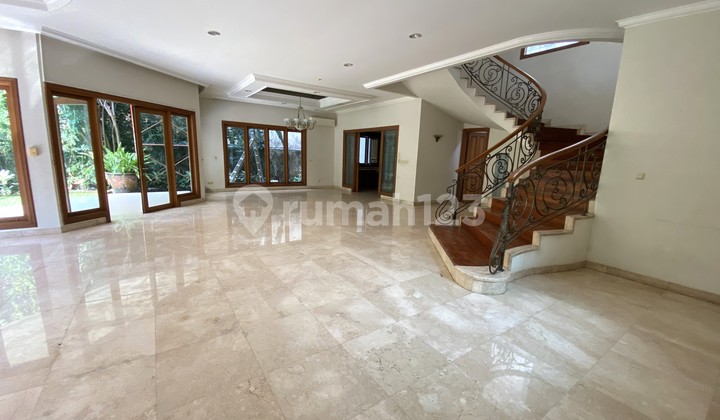 Rumah Classic, Mewah, Bagus, Terawat, 5 Kamar, Ada Kolam Renang di Pondok Indah, Cocok Utk Expat Rumah Classic, Mewah, Bagus, Terawat, 5 Kamar, Ada Kolam Renang di Pondok Indah, Cocok Utk Expat