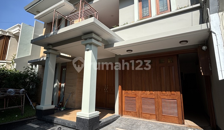 Sewa Rumah Mewah, Bagus, Full Furnished, 3 Kamar, Cocok Utk Hunian Expat, di Pondok Indah.