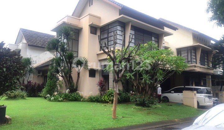 Modern House, 2 Floors, Nice, Well-Maintained, Clean, in Emerald Bintaro Cluster Sector 9, Suitable for Family Living