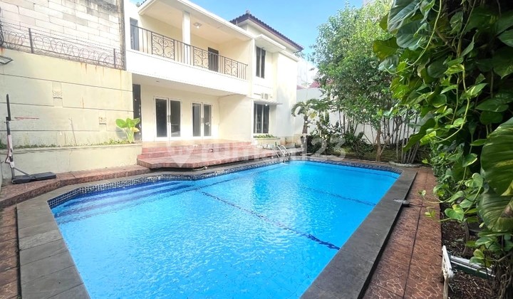 Rumah Sewa, Bagus, Bersih, Terawat, 4 Kamar, Cocok Utk Hunian atau Silent Office Dekat Mc Donald's Kemang