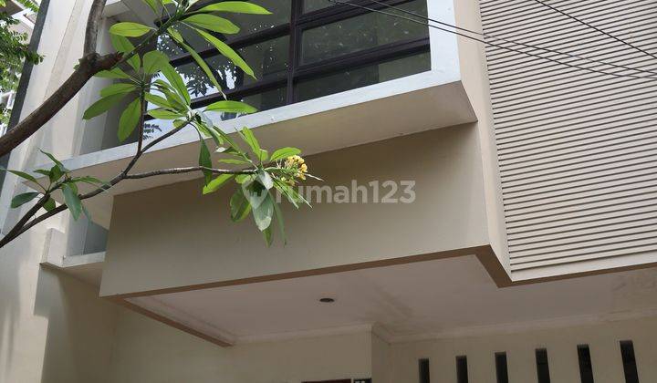 Rumah 2 Lantai, Semi Furnished Dekat Mayestik, Jakarta Selatan, Cocok U Hunian Atau Silent Office 1