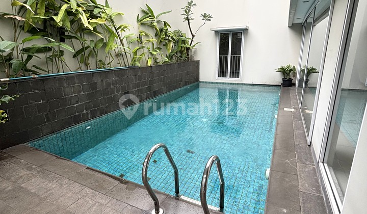 Modern House, Well Maintained, Clean, 4 Bedrooms, Semi Furnished, Suitable For Expat, Near Senopati/ Scbd. Modern House, Well Maintained, Clean, 4 Bedrooms, Semi Furnished, Suitable For Expat, Near Senopati/ Scbd.