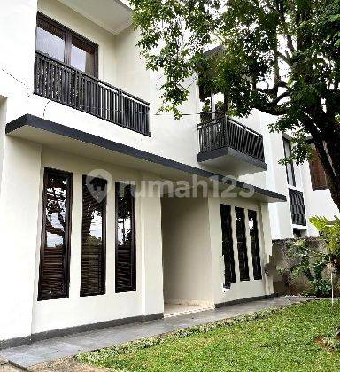 Mewah, Bagus, Bersih, Terawat, 4 Kamar, Semi Furnished, Cocok Utk Hunian Expat di Kemang