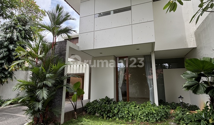 Luxury House, Clean, Well Maintained, 5 Bedrooms, in Kemang, Suitable for Expats