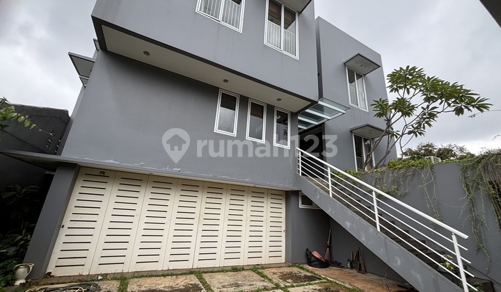 Nice House, Well Maintained, Clean, 4 Bedrooms, Semi Furnished, Suitable For Expat, Near Senopati/ Scbd South Jakarta Nice House, Well Maintained, Clean, 4 Bedrooms, Semi Furnished, Suitable For Expat, Near Senopati/ Scbd South Jakarta